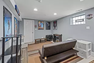 10044 S La Salle St, Chicago, IL 60628 - Photo 9