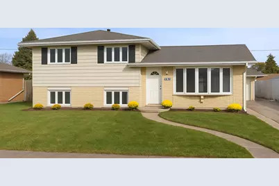 6538 106th Place, Chicago Ridge, IL 60415 - Photo 1