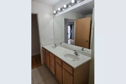 41 E 8th Street #1404, Chicago, IL 60605 - Photo 11