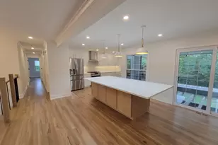 2S245 Mayfield Ln, Glen Ellyn, IL 60137 - Photo 9