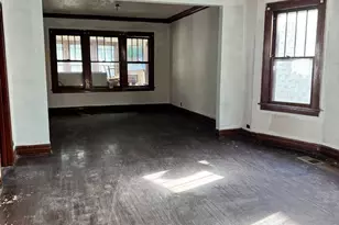 11944 S Perry Ave, Chicago, IL 60628 - Photo 5