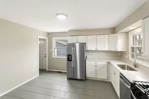 807 Blackhawk Dr, University Park, IL 60484 - Photo 9