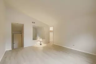 9413 Meadow Ln, Des Plaines, IL 60016 - Photo 11