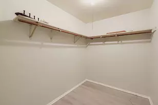 9413 Meadow Ln, Des Plaines, IL 60016 - Photo 13