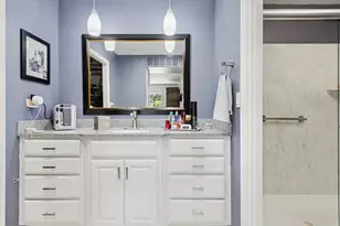 1 Oak Brook Club Dr, Oak Brook, IL 60523 - Photo 21