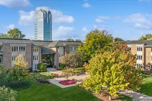1 Oak Brook Club Dr, Oak Brook, IL 60523 - Photo 35