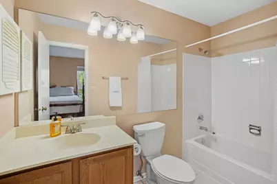 108 Golfview Drive, Glendale Heights, IL 60139 - Photo 11