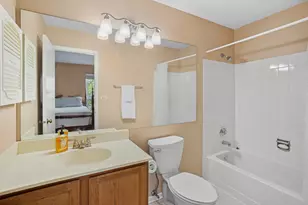 108 Golfview Dr, Glendale Heights, IL 60139 - Photo 11