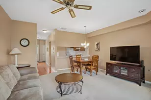 108 Golfview Dr, Glendale Heights, IL 60139 - Photo 7