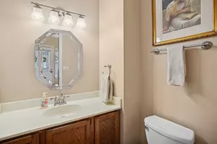 108 Golfview Dr, Glendale Heights, IL 60139 - Photo 9