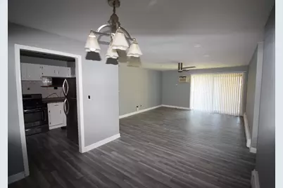 9S120 Lake Drive #201, Willowbrook, IL 60527 - Photo 5