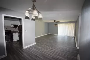 9s120 Lake Dr, Willowbrook, IL 60527 - Photo 5