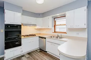 226 Callan Ave, Evanston, IL 60202 - Photo 17