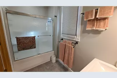 122 Portland Avenue, Oglesby, IL 61348 - Photo 17