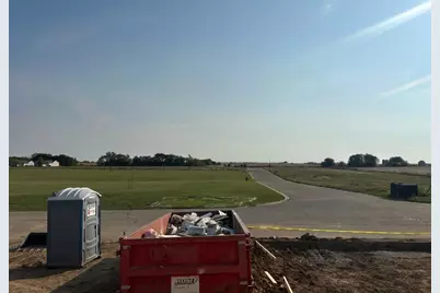 667 S Regulators Street, Rochelle, IL 61068 - Photo 3