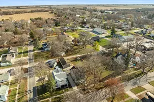 209 N 7th St, Fairbury, IL 61739 - Photo 35