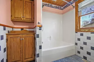 209 N 7th St, Fairbury, IL 61739 - Photo 17