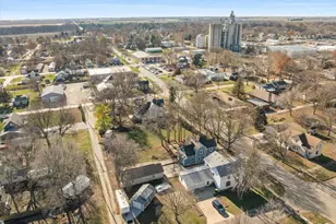 209 N 7th St, Fairbury, IL 61739 - Photo 31