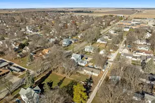 209 N 7th St, Fairbury, IL 61739 - Photo 33