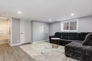 7225 N East Prairie Rd, Lincolnwood, IL 60712 - Photo 23