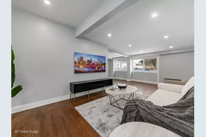 7225 N East Prairie Road, Lincolnwood, IL 60712 - Photo 13