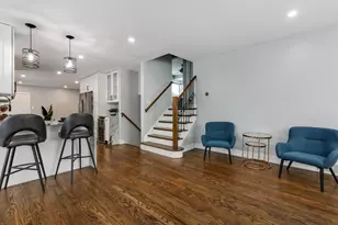 7225 N East Prairie Rd, Lincolnwood, IL 60712 - Photo 5