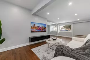 7225 N East Prairie Rd, Lincolnwood, IL 60712 - Photo 15