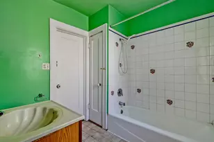 6457 N Bell Ave, Chicago, IL 60645 - Photo 13