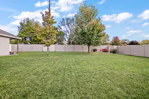 1230 Eagle Bluff Dr, Bourbonnais, IL 60914 - Photo 27