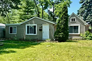 308 N Clifton Ave, Elgin, IL 60123 - Photo 1