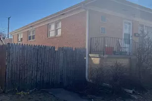 579 Ingraham Ave, Calumet City, IL 60409 - Photo 3