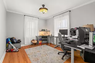 8464 Gross Point Rd, Skokie, IL 60077 - Photo 11