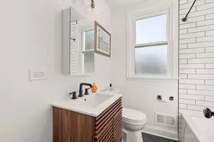 8464 Gross Point Rd, Skokie, IL 60077 - Photo 19