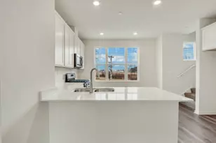 565 Yosemite Wy, Mundelein, IL 60060 - Photo 5