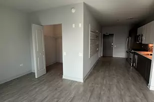 1025 W Addison St, Chicago, IL 60613 - Photo 3