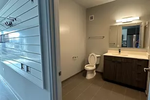 1025 W Addison St, Chicago, IL 60613 - Photo 23