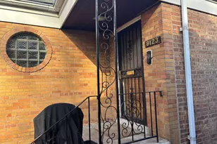 8123 S Kingston Ave, Chicago, IL 60617 - Photo 3