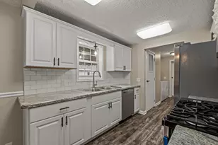 10724 Gateway Dr, Frankfort, IL 60423 - Photo 5