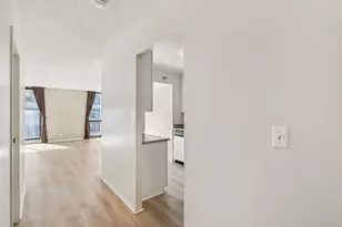 70 W Huron St, Chicago, IL 60654 - Photo 5