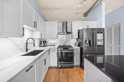 720 N Larrabee Street #1611, Chicago, IL 60654 - Photo 9