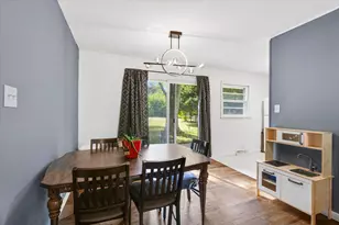 211 Edgebrook Dr, Champaign, IL 61820 - Photo 7