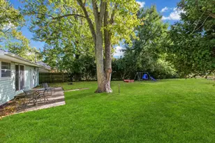 211 Edgebrook Dr, Champaign, IL 61820 - Photo 25