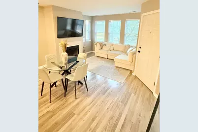 649 W Division Street #B, Chicago, IL 60610 - Photo 3