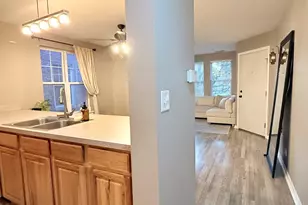 649 W Division St, Chicago, IL 60610 - Photo 9