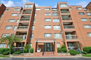 600 Naples Ct, Glenview, IL 60025 - Photo 1