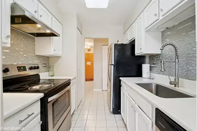 600 Naples Court #107, Glenview, IL 60025 - Photo 5