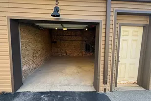 10905 S Longwood Dr, Chicago, IL 60643 - Photo 13