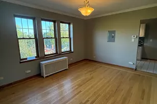 10905 S Longwood Dr, Chicago, IL 60643 - Photo 9