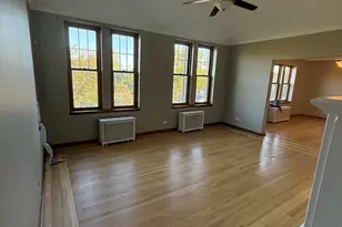 10905 S Longwood Dr, Chicago, IL 60643 - Photo 3