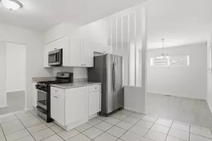 8554 W Bruce Dr, Niles, IL 60714 - Photo 11